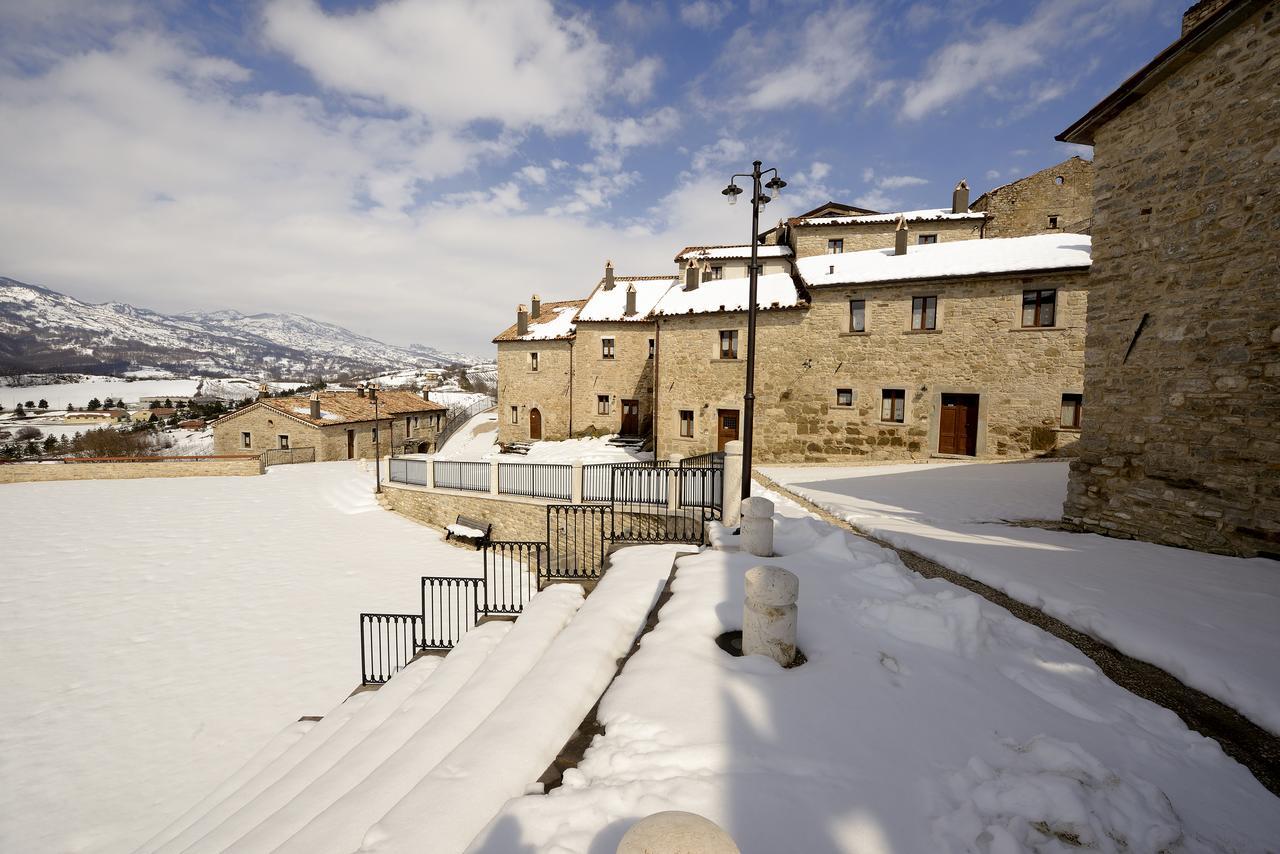 Borgotufi Albergo Diffuso Castel del Giudice Exterior foto